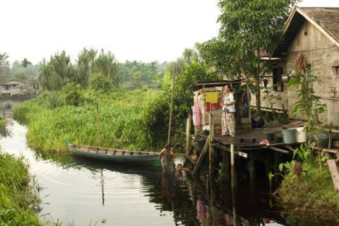 Desun Gembira village in Sumatra, Indonesia. Photo by Rainforest Action Network/Flickr. 