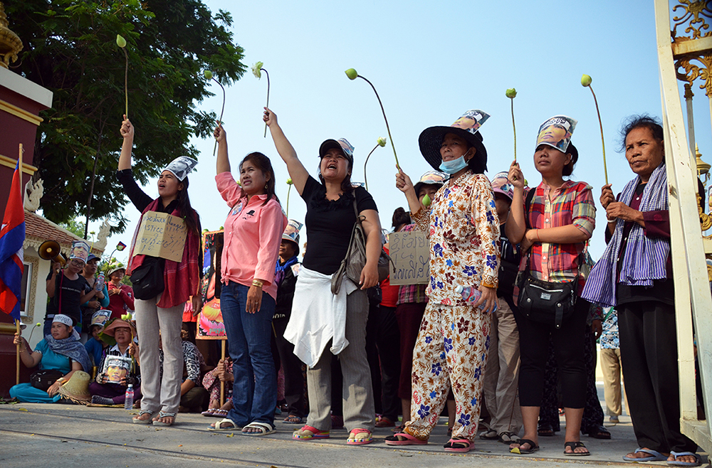Walther Tjon Pian Gi, 2013 Protest rally in Phnom Penh
